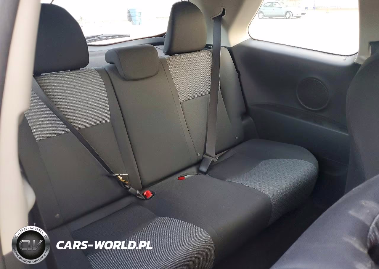 2016 Toyota Yaris 3-Door L VIN:VNKJTUD32GA057142 - 10