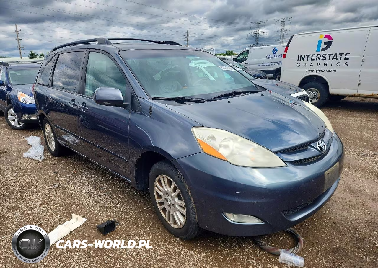 2010 Toyota Sienna Xle VIN:5TDYK4CC8AS338982 - 4