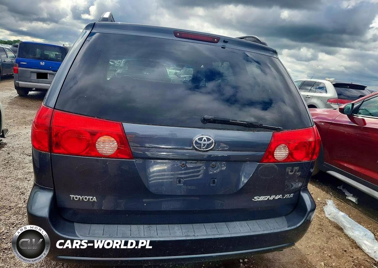 2010 Toyota Sienna Xle VIN:5TDYK4CC8AS338982 - 6