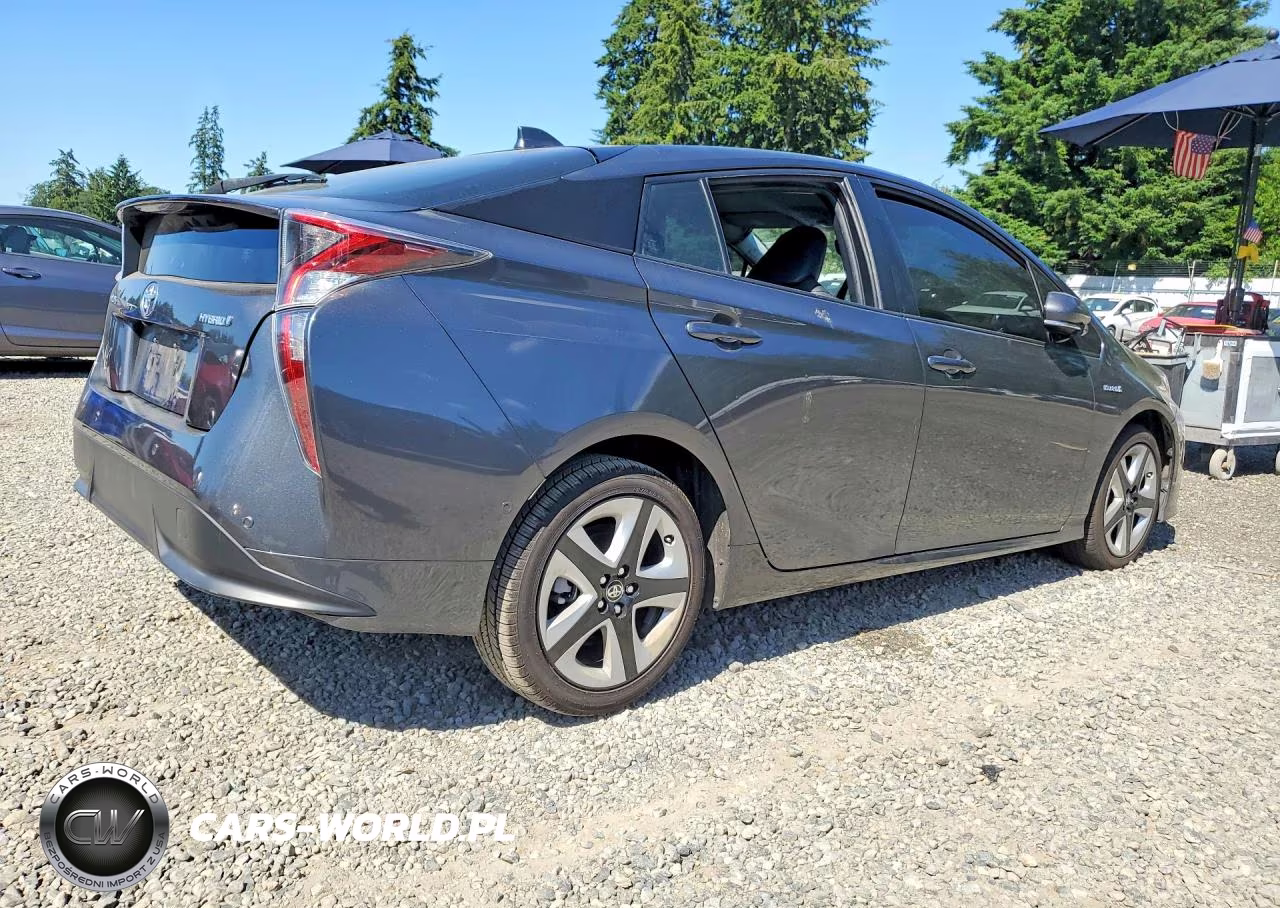 2016 Toyota Prius Four Touring VIN:JTDKARFU5G3004297 - 3