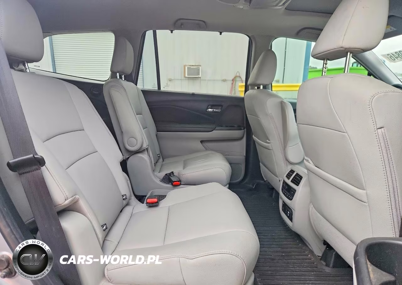 2021 Honda Pilot Touring VIN:5FNYF5H63MB017678 - 11