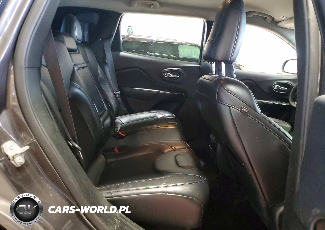 2019 Jeep Cherokee Trailhawk VIN:1C4PJMBX7KD245130 - 10