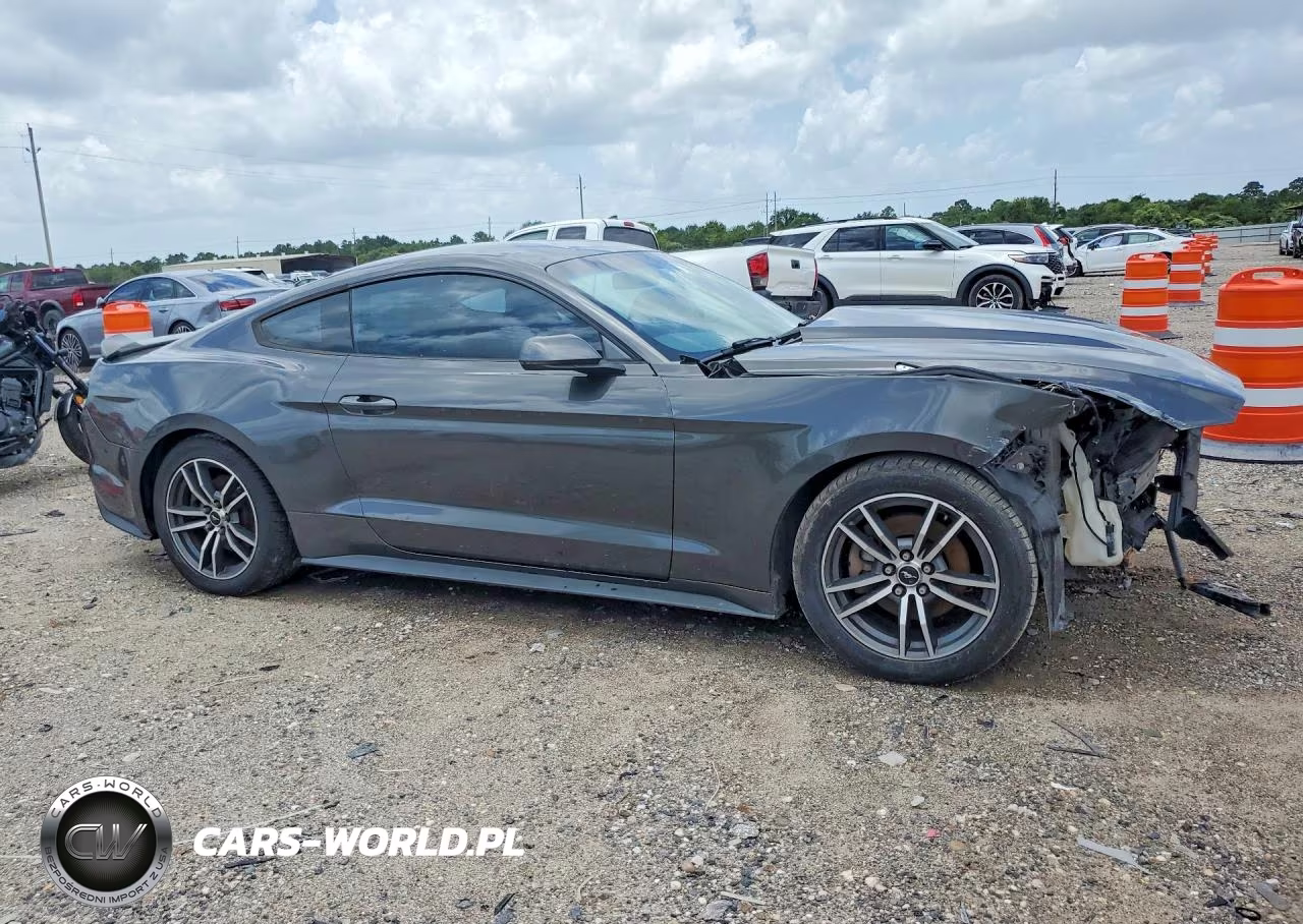 2016 Ford Mustang VIN:1FA6P8TH4G5208830 - 4
