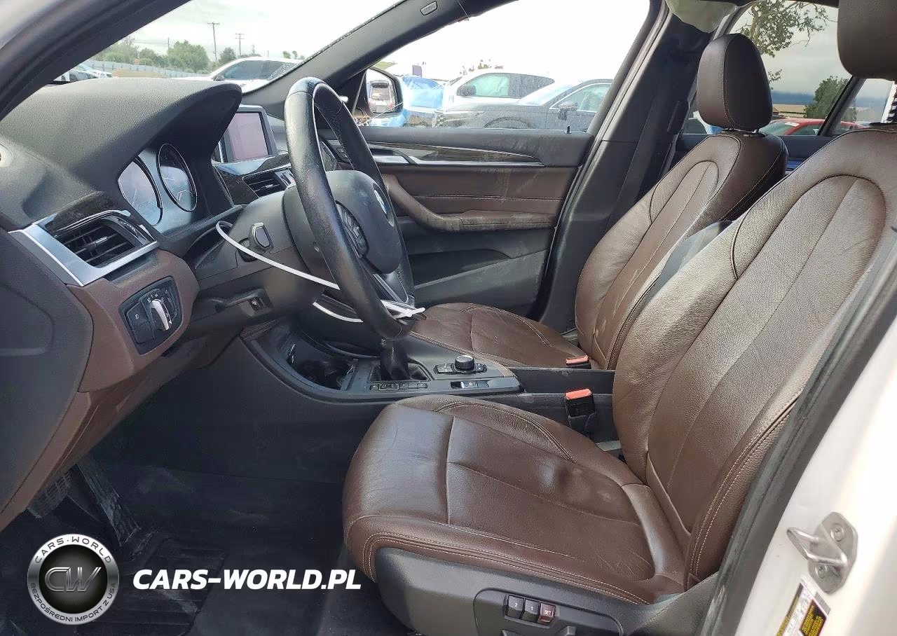 2018 BMW X1 xDrive28I VIN:WBXHT3C31J5L27502 - 7
