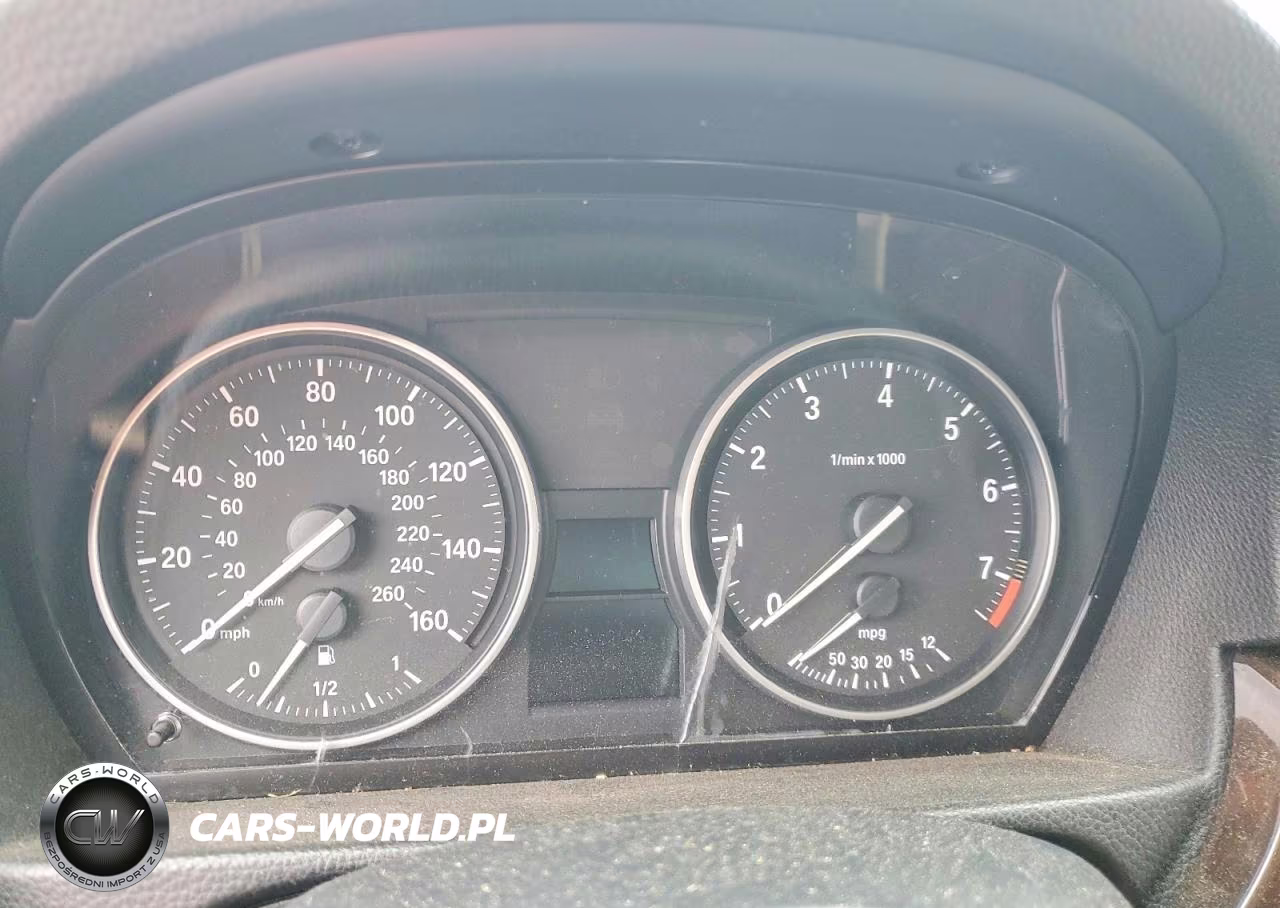 2011 BMW 328 Xi VIN:WBAPK7C5XBA820895 - 9