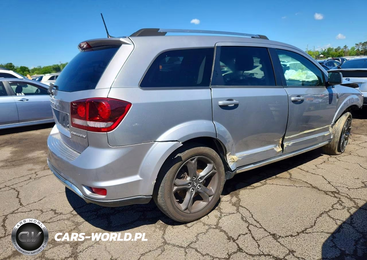 2018 Dodge Journey Crossroad VIN:3C4PDDGG2JT514997 - 3