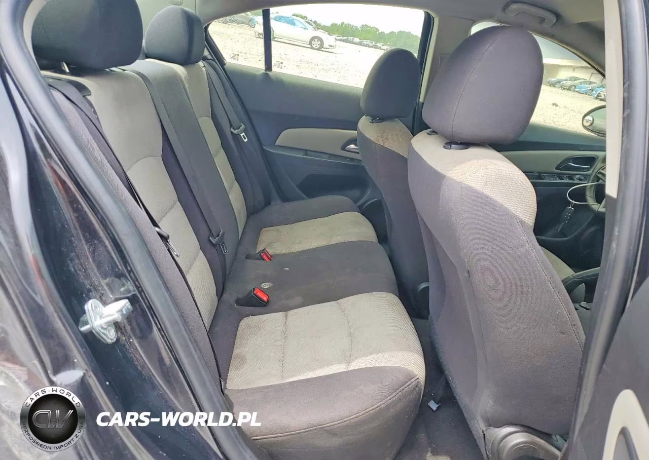 2015 Chevrolet Cruze Ls VIN:1G1PA5SH2F7250912 - 10