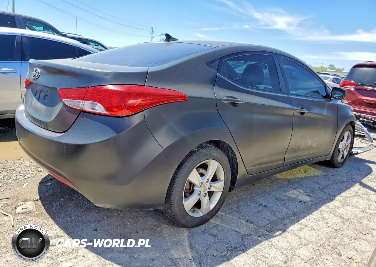 2013 Hyundai Elantra Gls VIN:5NPDH4AE7DH349290 - 3