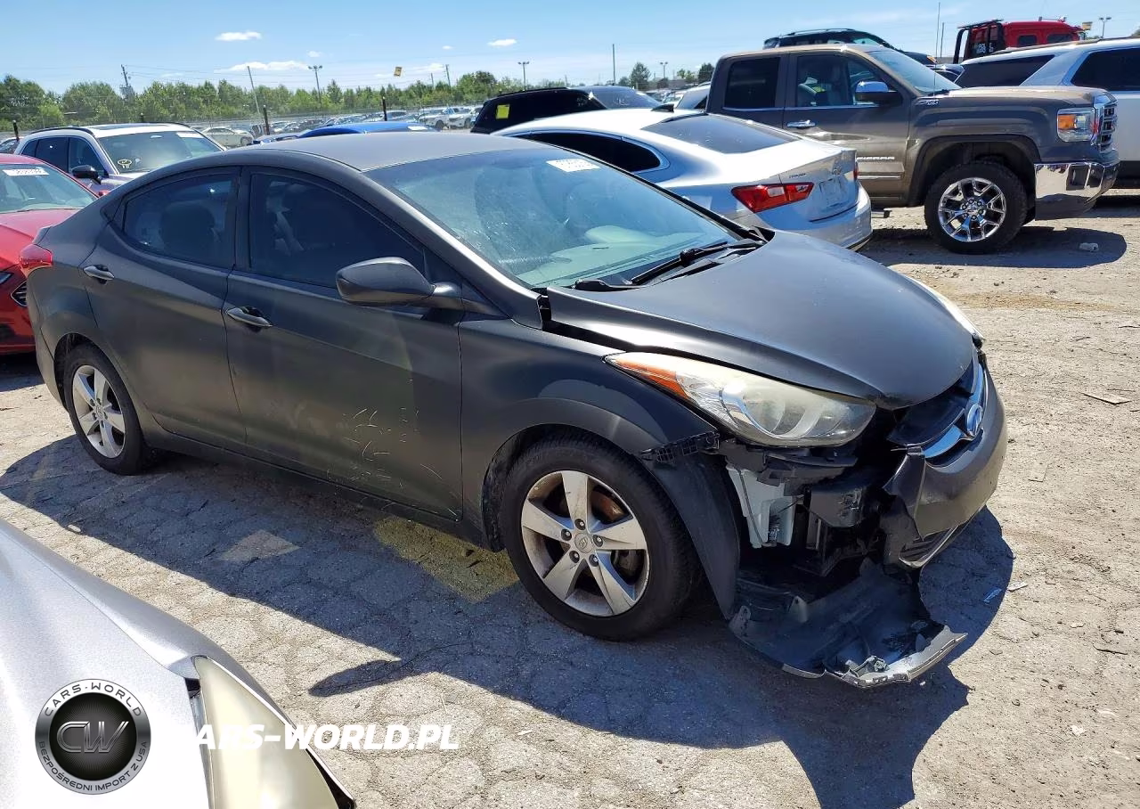 2013 Hyundai Elantra Gls VIN:5NPDH4AE7DH349290 - 4