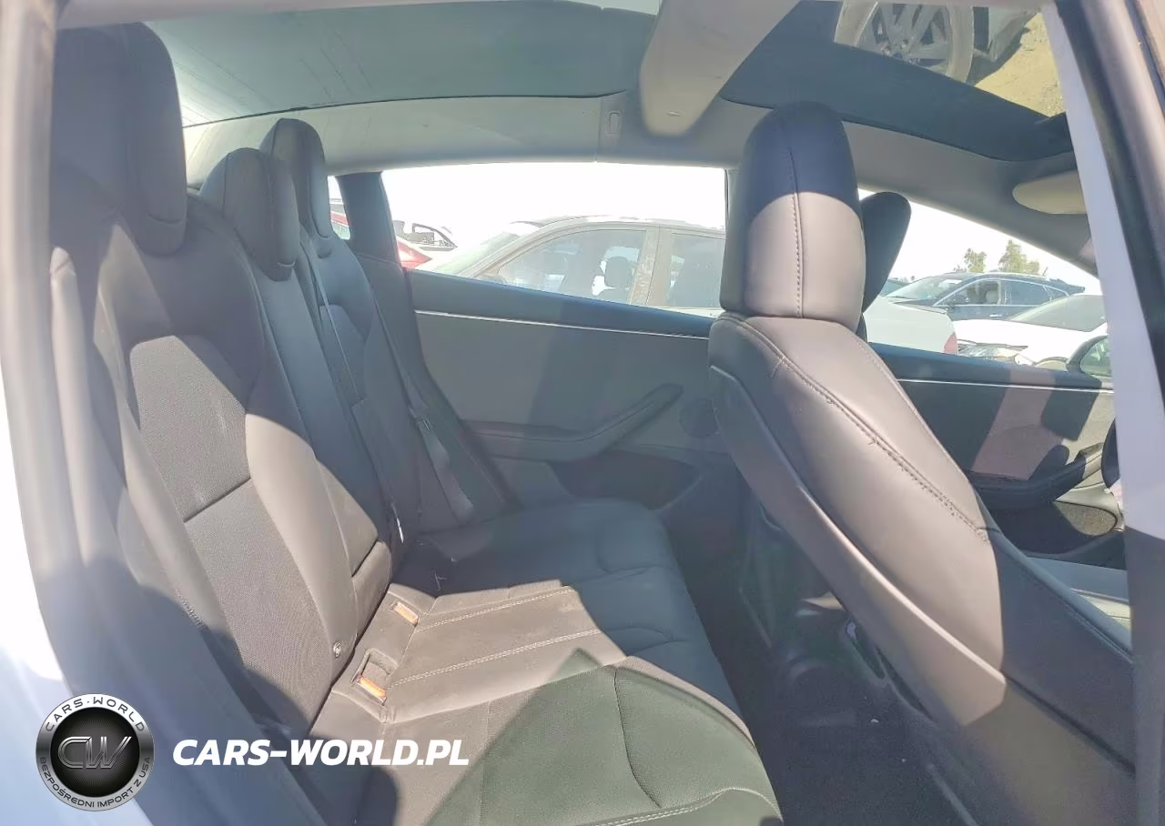 2025 Tesla Model 3 VIN:5YJ3E1EAXSF914640 - 10