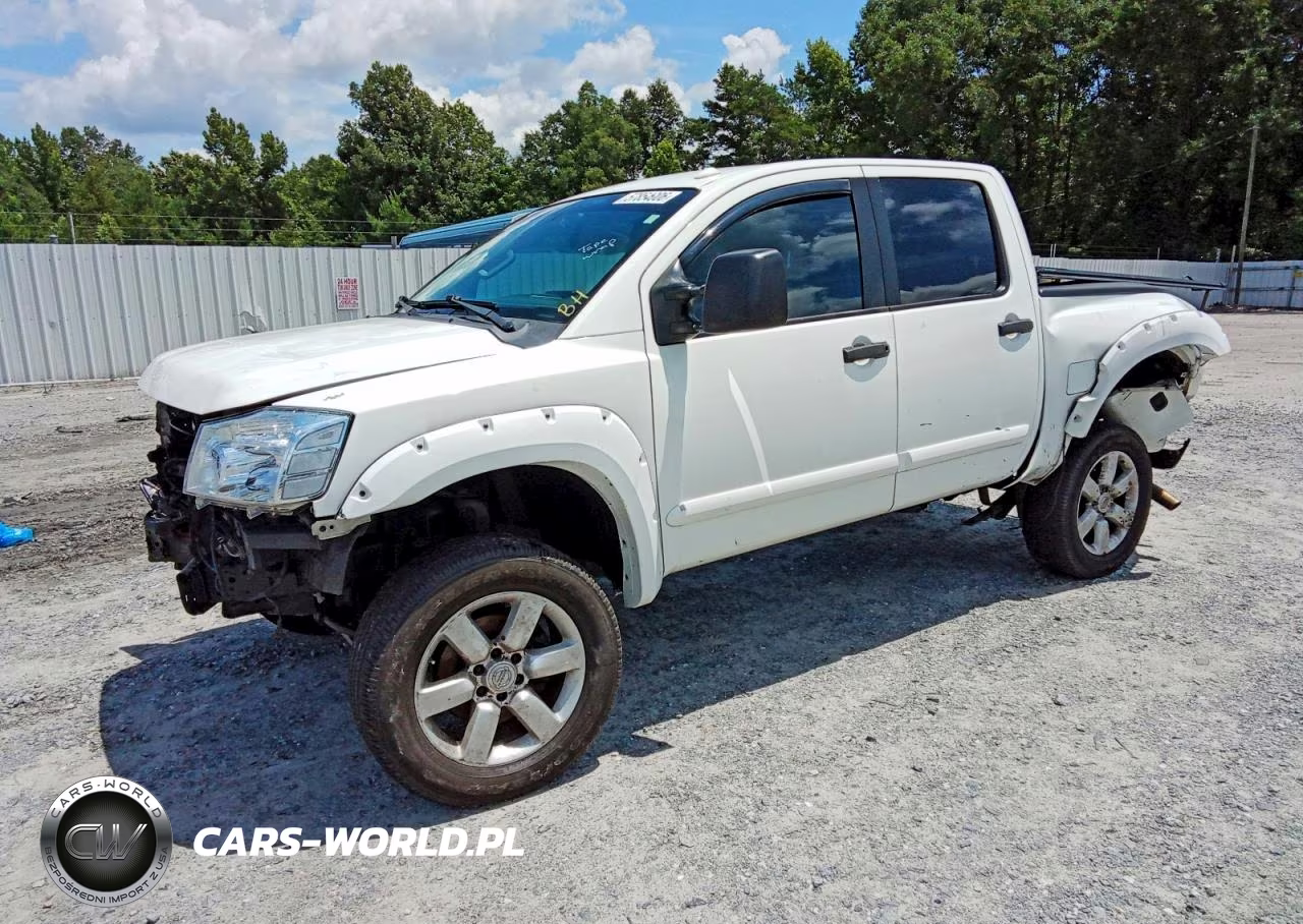 2015 Nissan Titan Sv