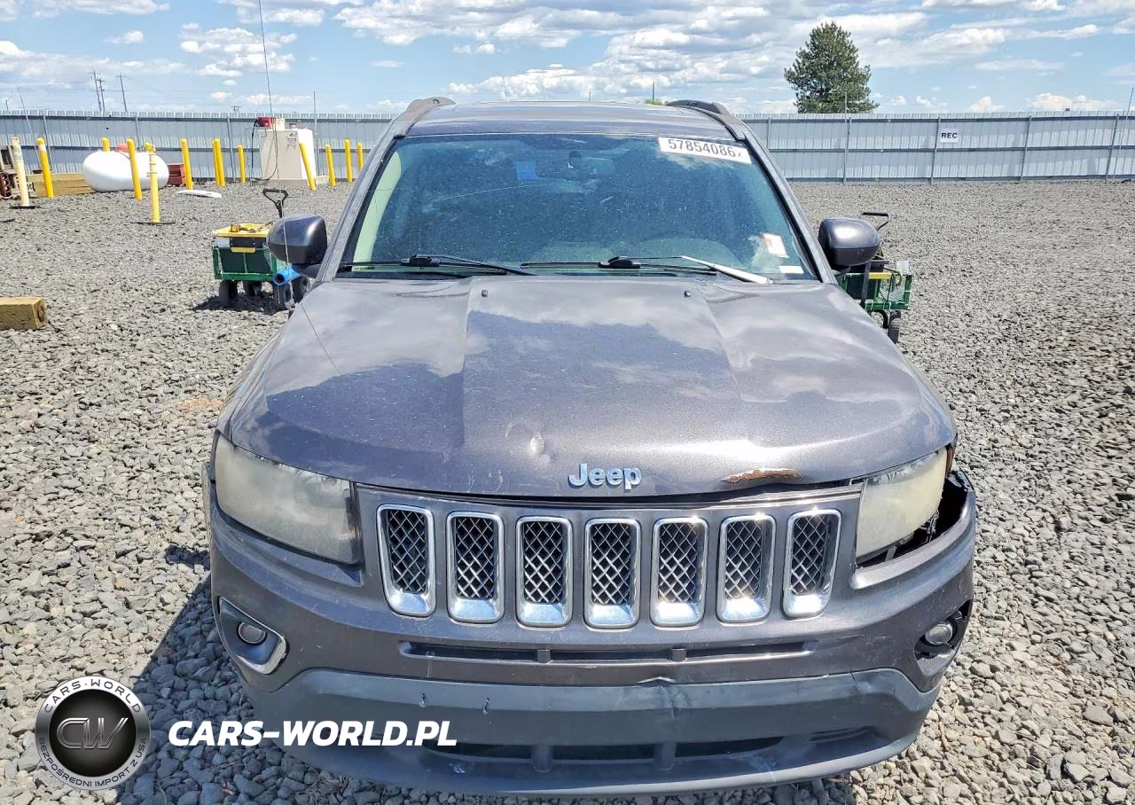 2015 Jeep Compass Latitude VIN:1C4NJCEA6FD185954 - 5