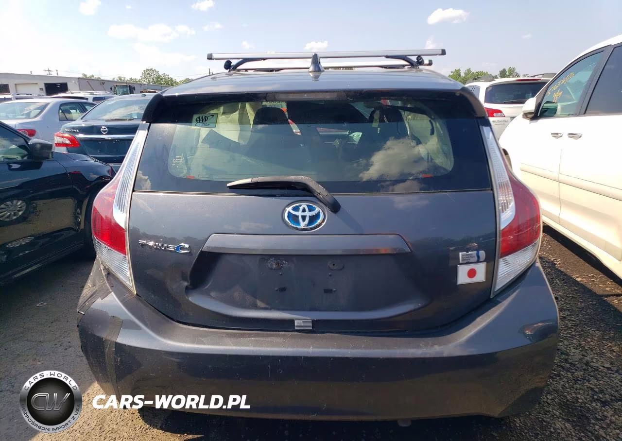 2015 Toyota Prius C One VIN:JTDKDTB32F1108175 - 6