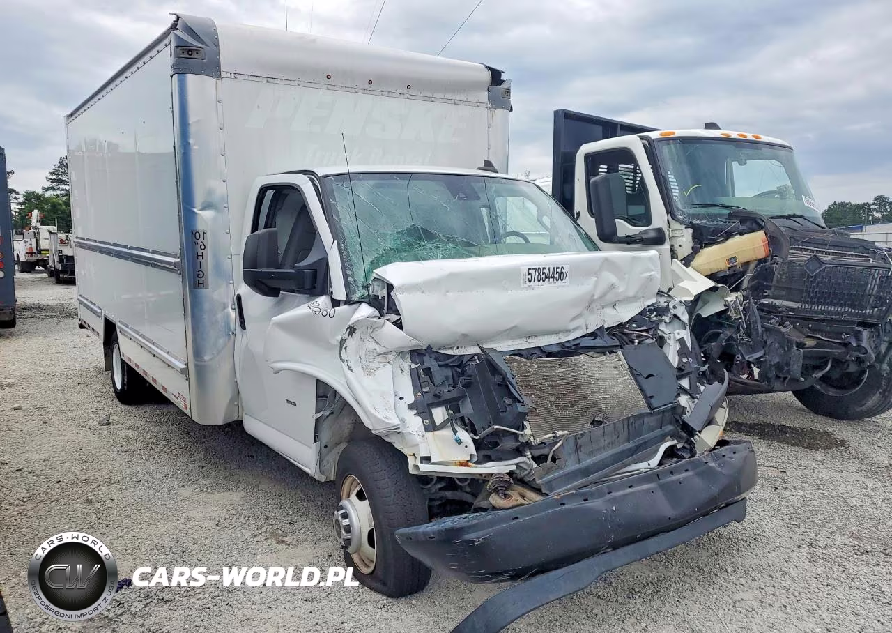 2021 GMC Savana Box Truck VIN:7GZ37TC74MN010691 - 4