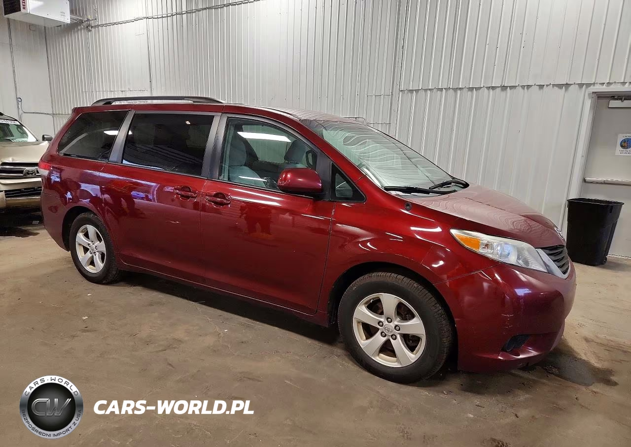 2013 Toyota Sienna Le VIN:5TDKK3DC4DS386840 - 4