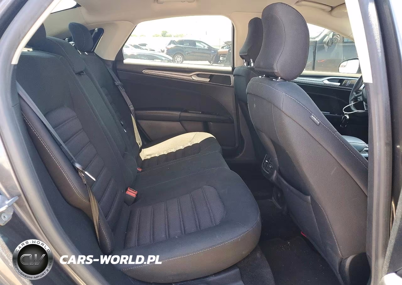 2017 Ford Fusion Se VIN:3FA6P0H74HR415492 - 10
