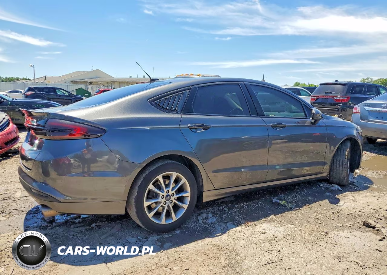 2017 Ford Fusion Se VIN:3FA6P0H74HR415492 - 3