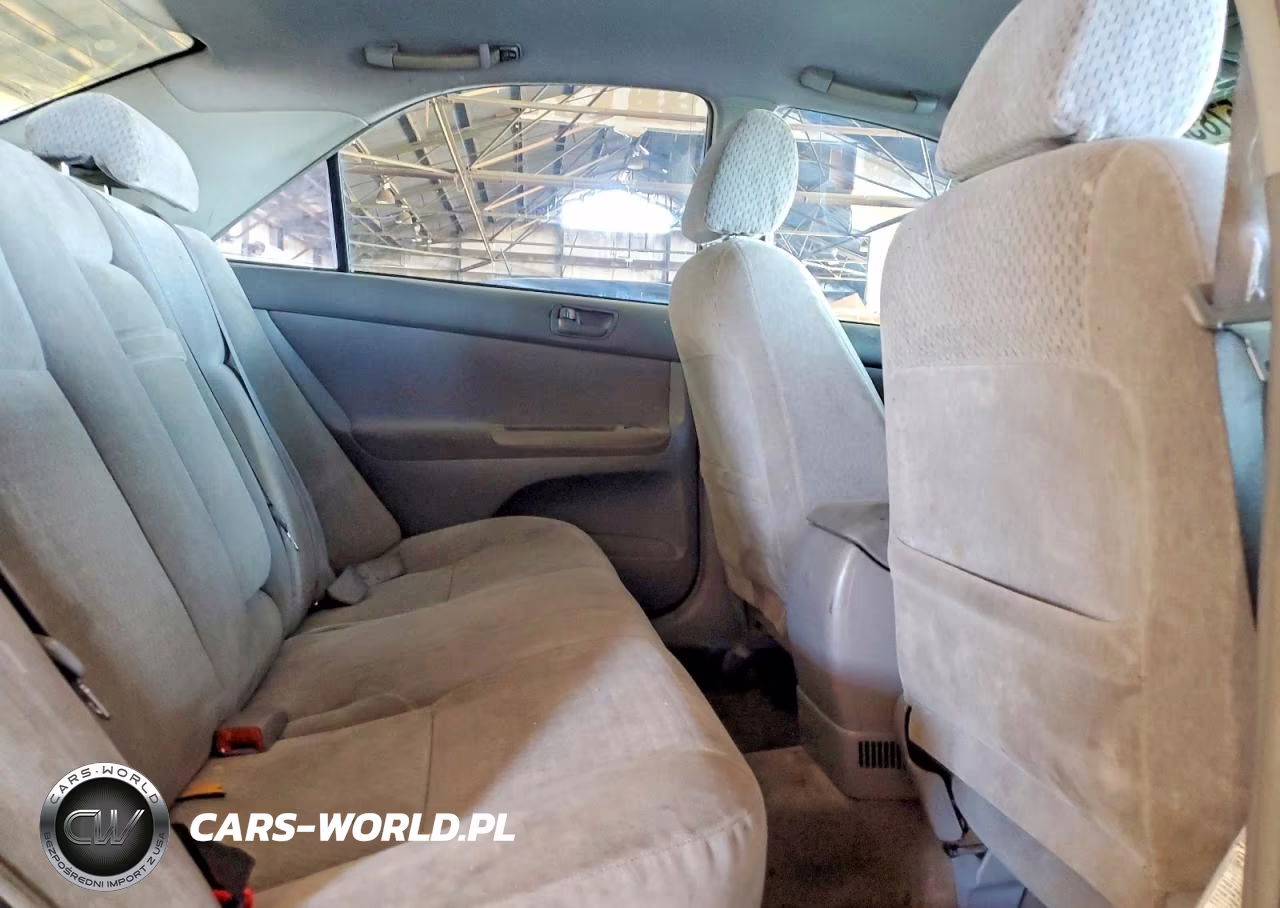 2003 Toyota Camry Le VIN:4T1BE32K93U179254 - 10