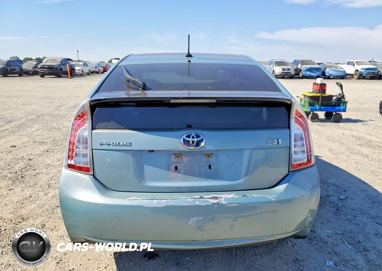 2013 Toyota Prius Three VIN:JTDKN3DU4D1731975 - 6