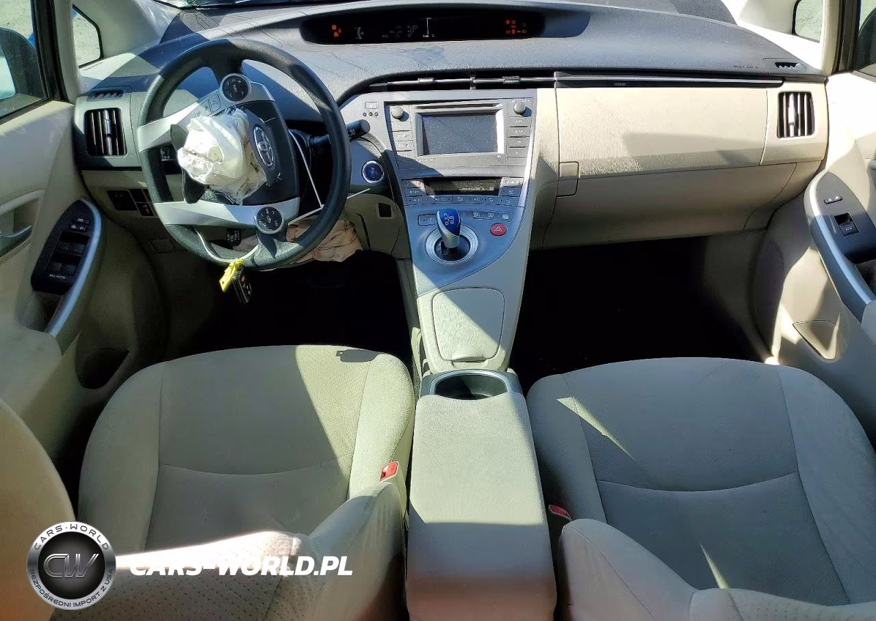 2013 Toyota Prius Three VIN:JTDKN3DU4D1731975 - 8