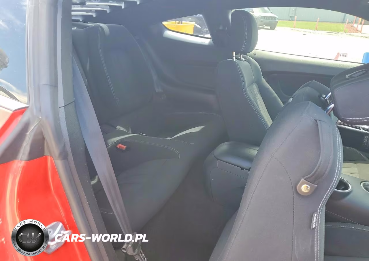 2018 Ford Mustang VIN:1FA6P8TH4J5163685 - 10