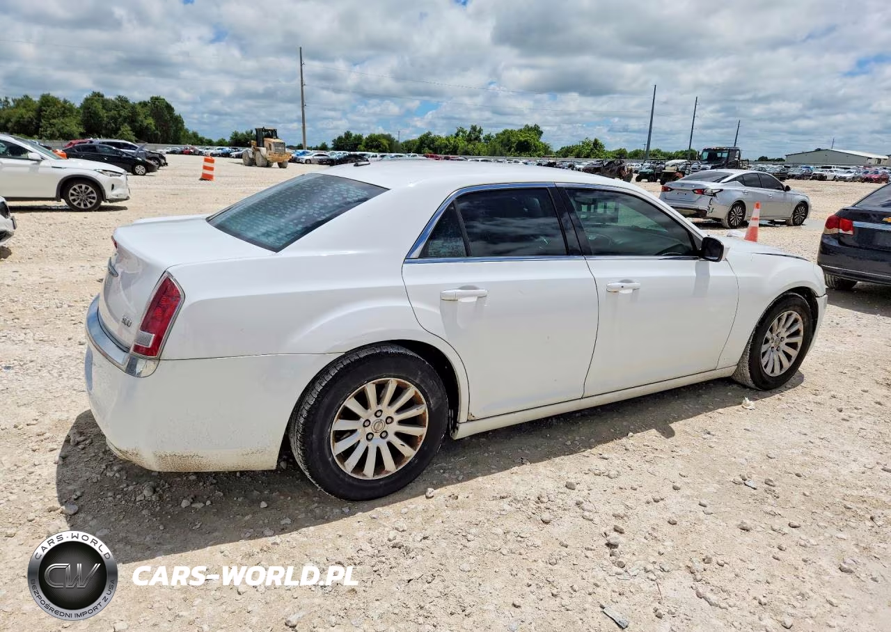 2013 Chrysler 300 VIN:2C3CCAAG7DH514990 - 3
