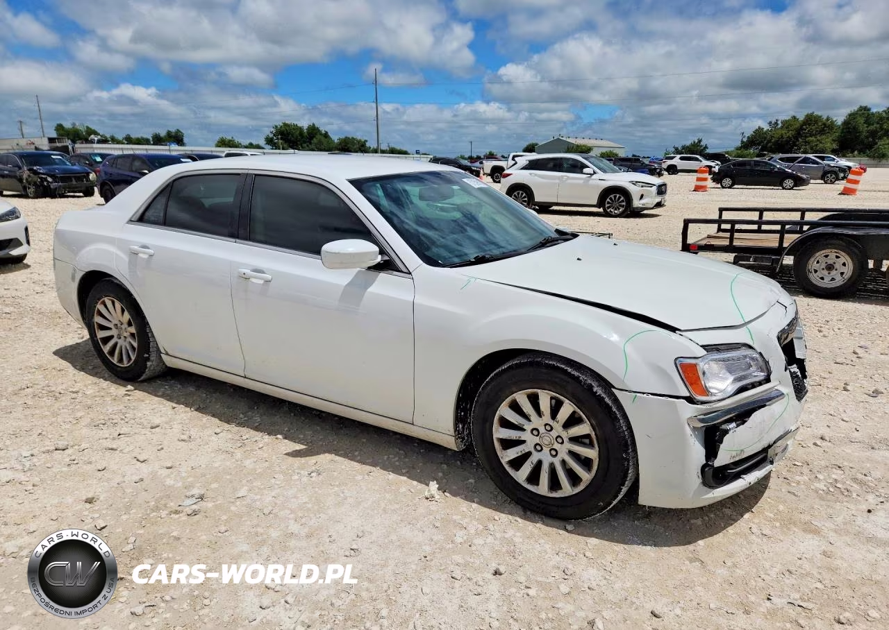 2013 Chrysler 300 VIN:2C3CCAAG7DH514990 - 4