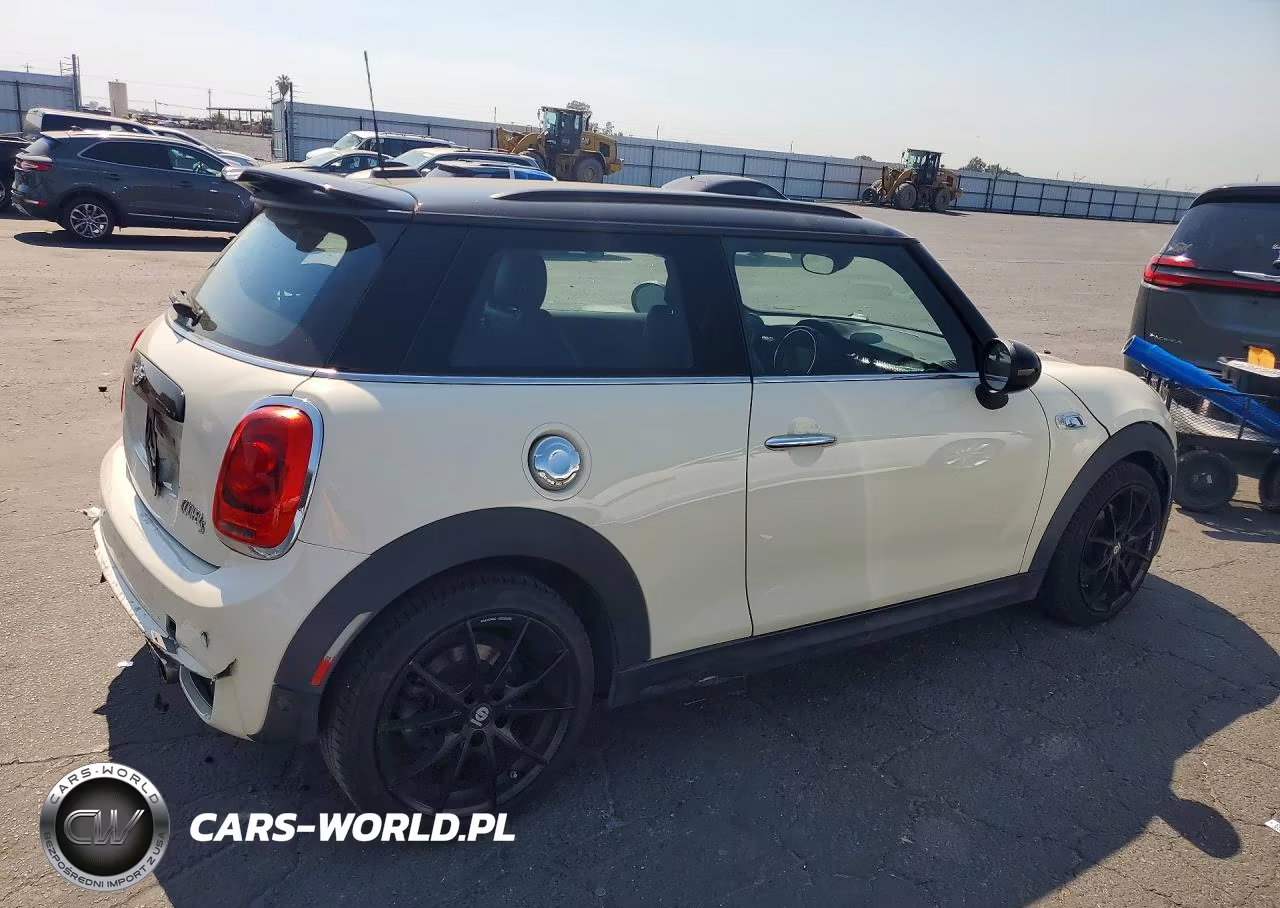 2018 Mini Cooper S VIN:WMWXP7C58J2C62297 - 3