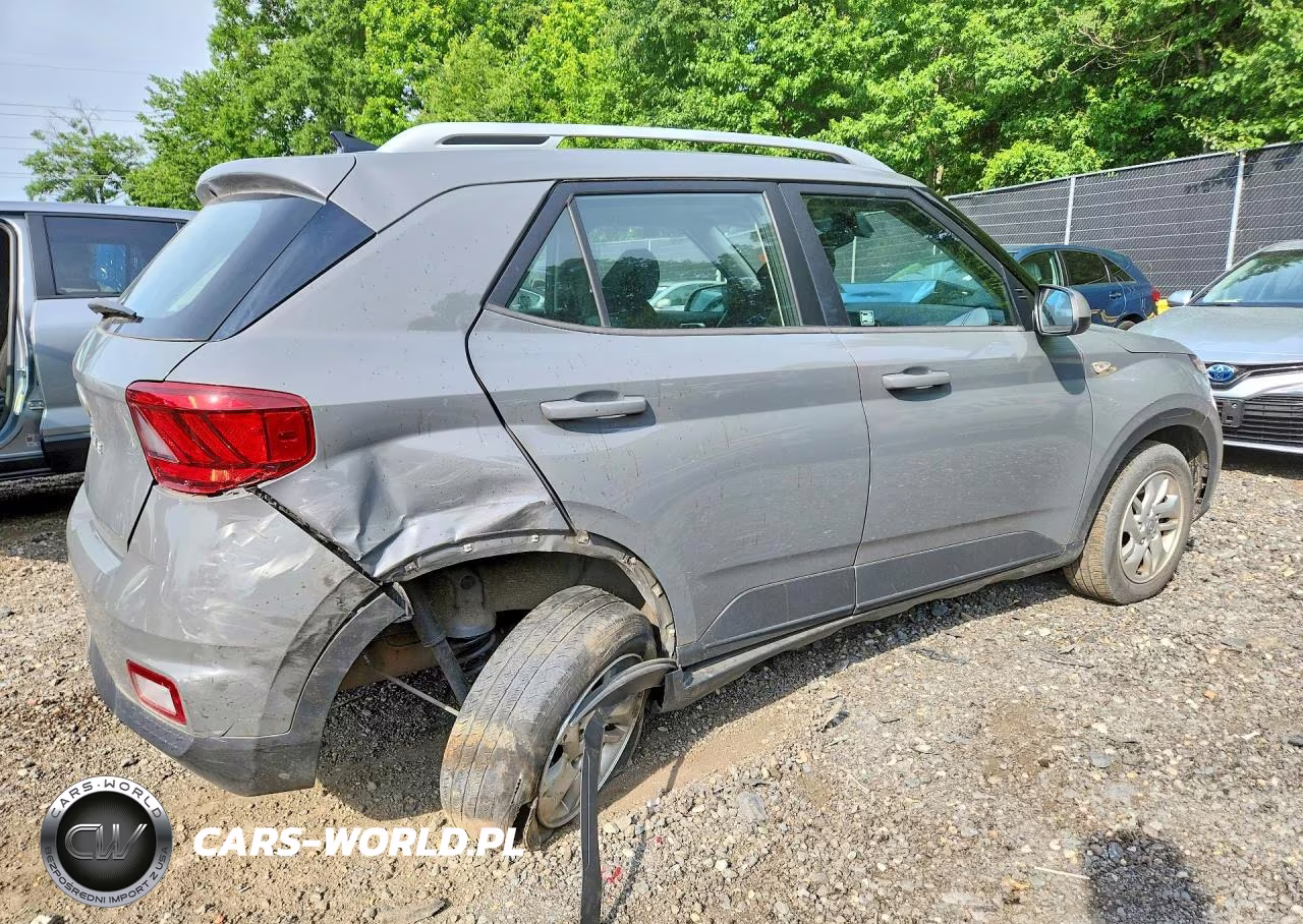 2020 Hyundai Venue Sel VIN:KMHRC8A34LU032237 - 3