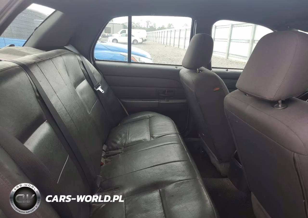 2004 Ford Crown Victoria Police Interceptor VIN:2FAHP71W34X154662 - 10