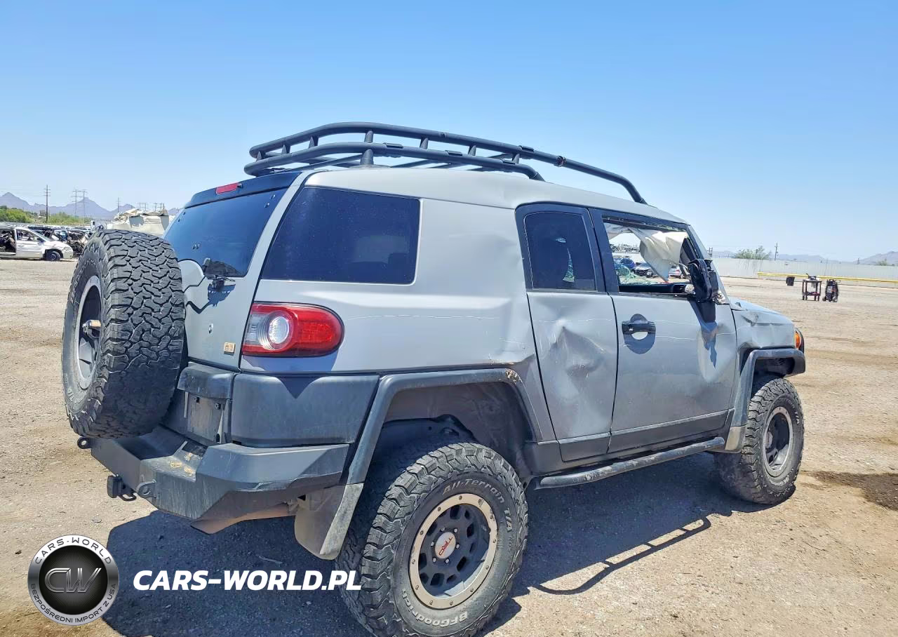 2013 Toyota Fj Cruiser Base VIN:JTEBU4BF1DK157225 - 3