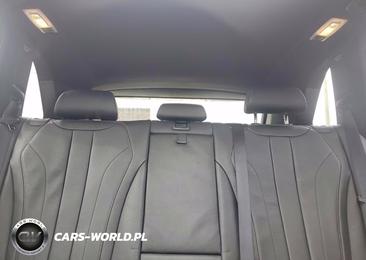 2018 BMW X5 xDrive35I VIN:5UXKR0C52J0X98197 - 10