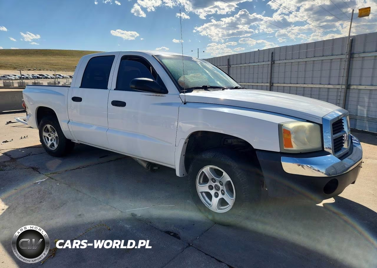 2005 Dodge Dakota Quad Slt VIN:1D7HE48N55S329502 - 4