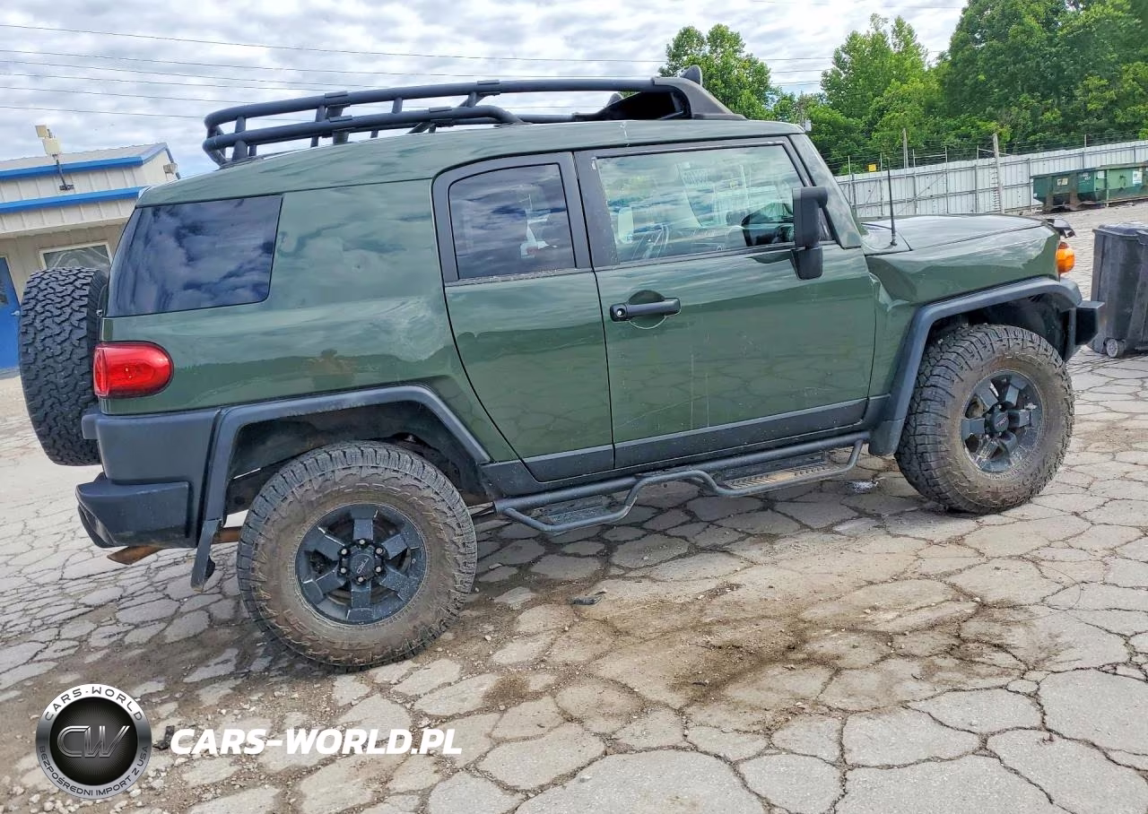 2011 Toyota Fj Cruiser Base VIN:JTEBU4BF0BK111981 - 3
