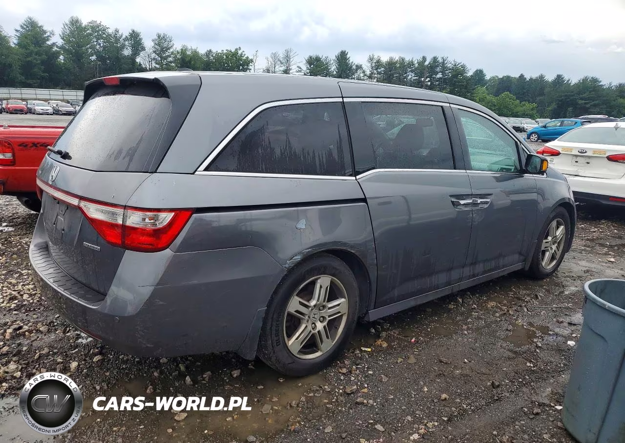 2012 Honda Odyssey Touring VIN:5FNRL5H97CB021996 - 3