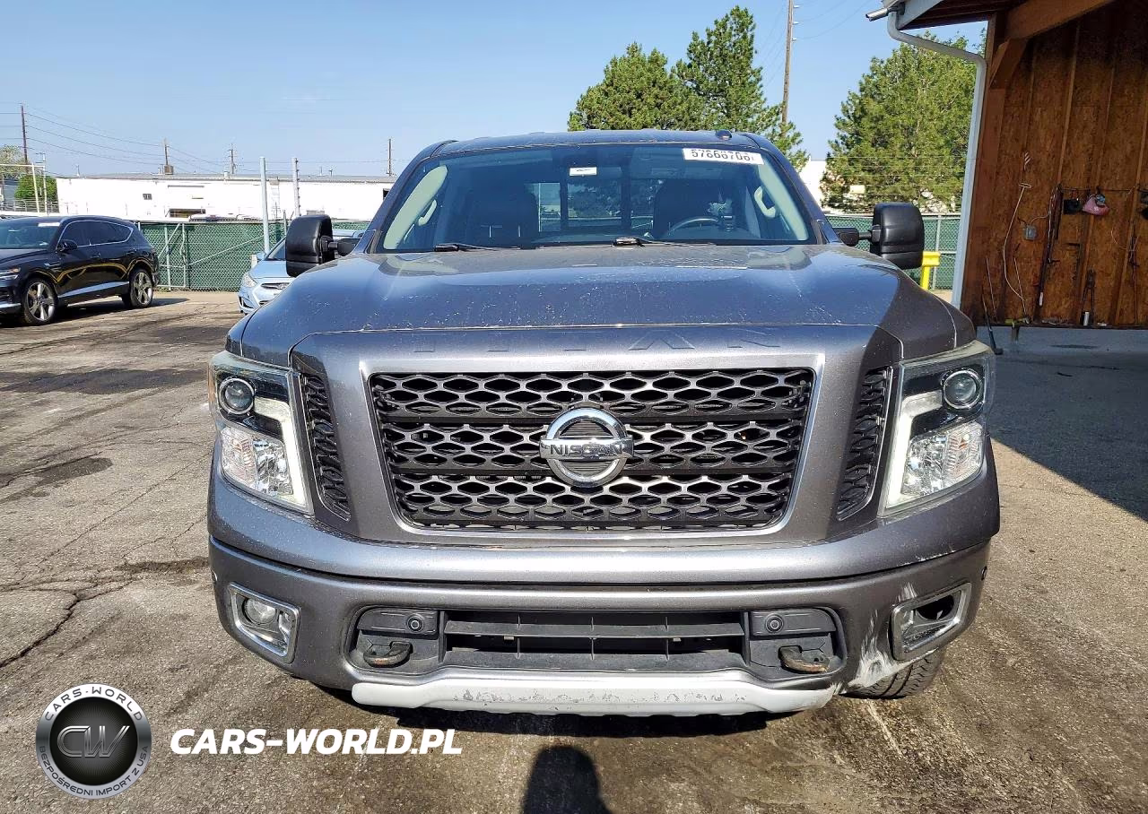 2018 Nissan Titan Pro-4X VIN:1N6AA1E55JN538979 - 5