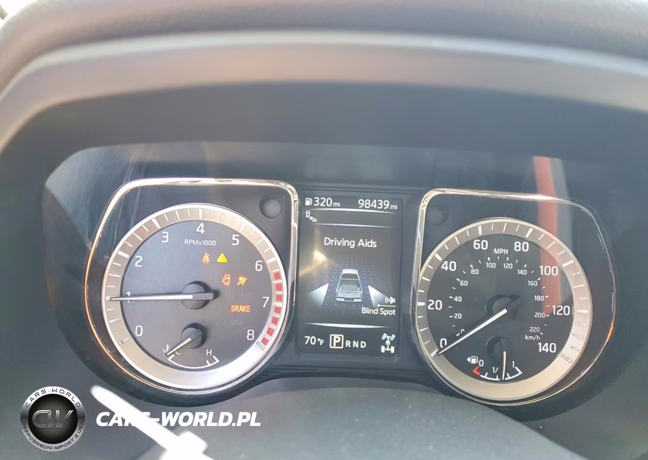 2018 Nissan Titan Pro-4X VIN:1N6AA1E55JN538979 - 9