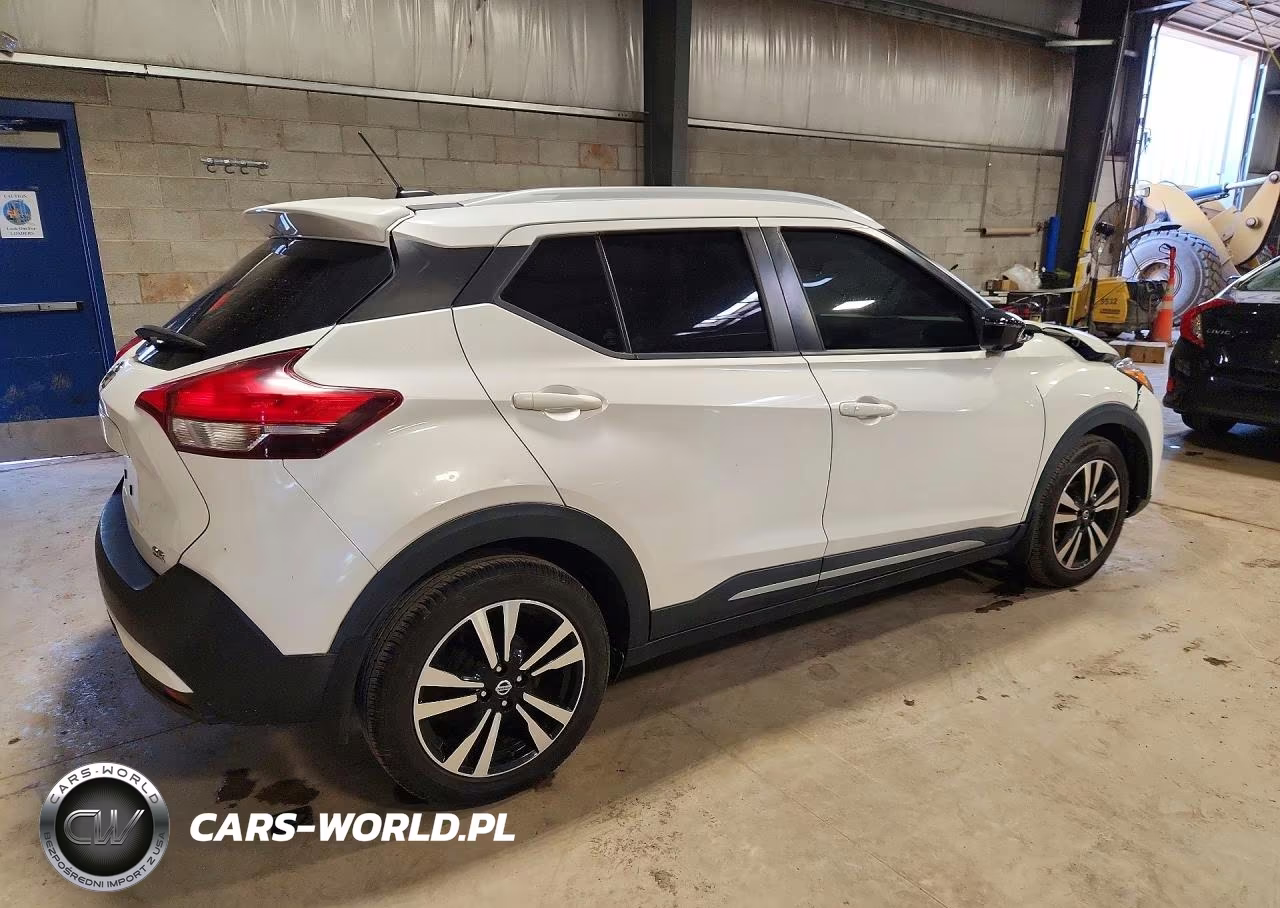 2019 Nissan Kicks Sr VIN:3N1CP5CU6KL529160 - 3
