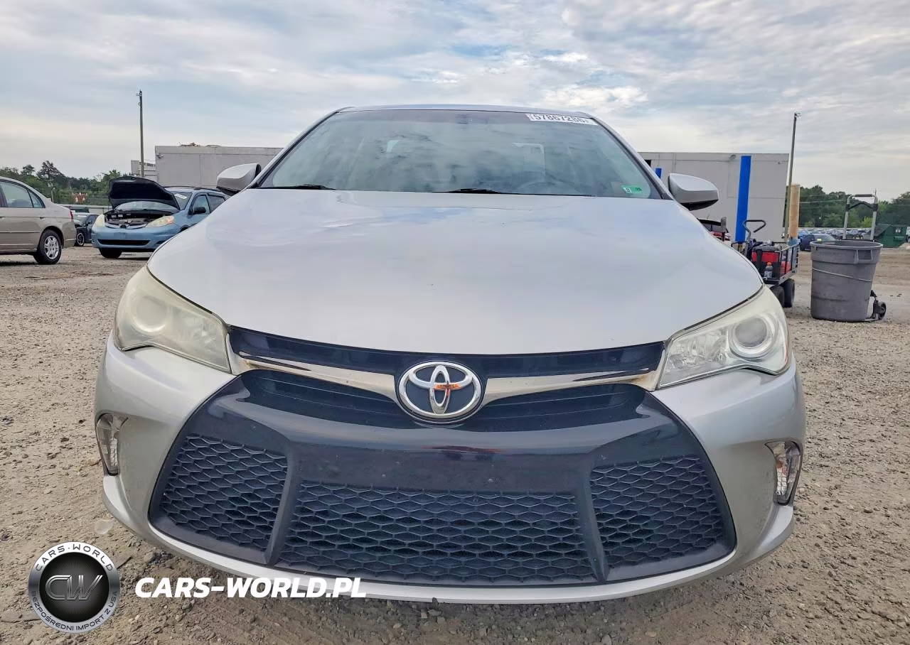 2015 Toyota Camry Se VIN:4T1BF1FK2FU884932 - 5