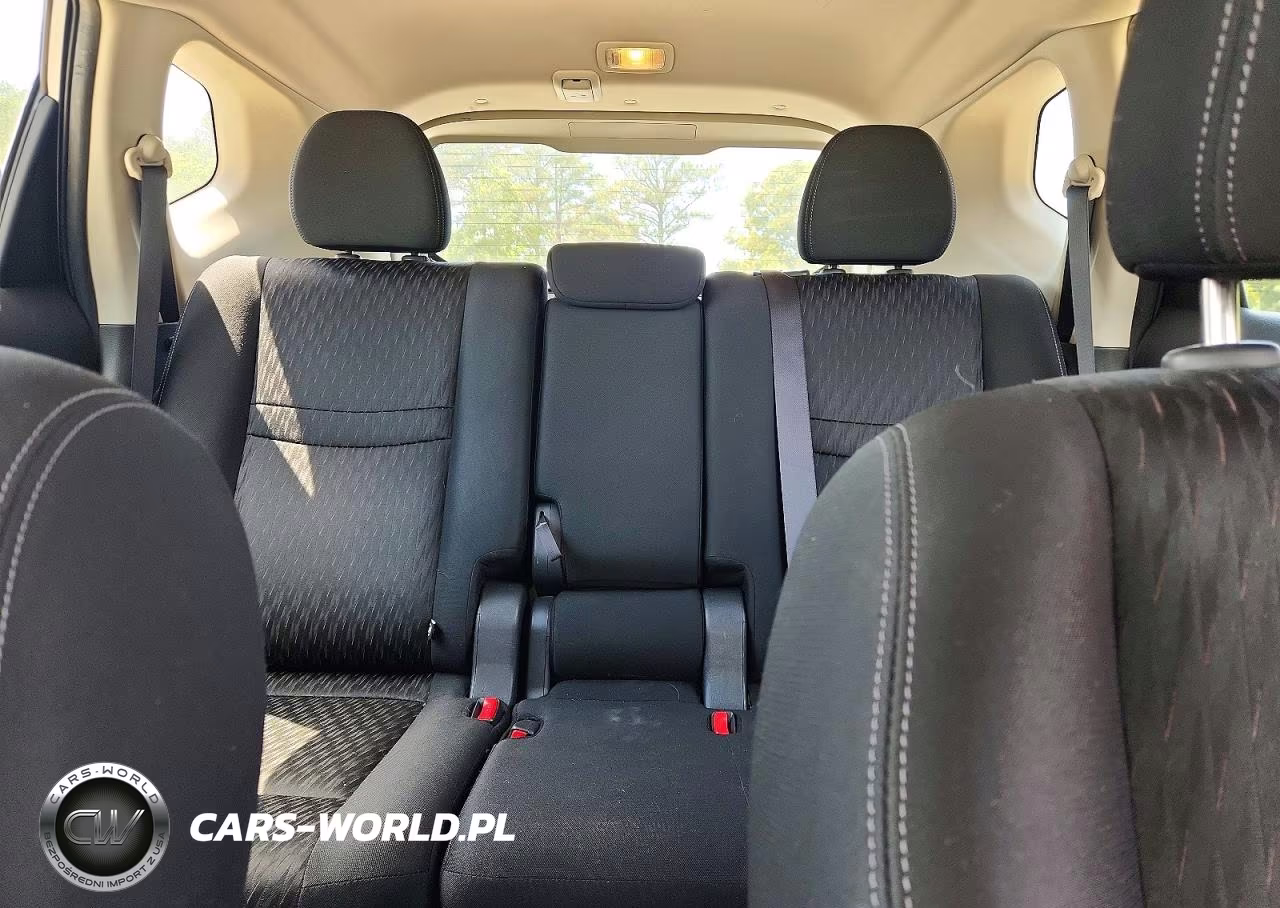 2018 Nissan Rogue S VIN:KNMAT2MV3JP588448 - 10
