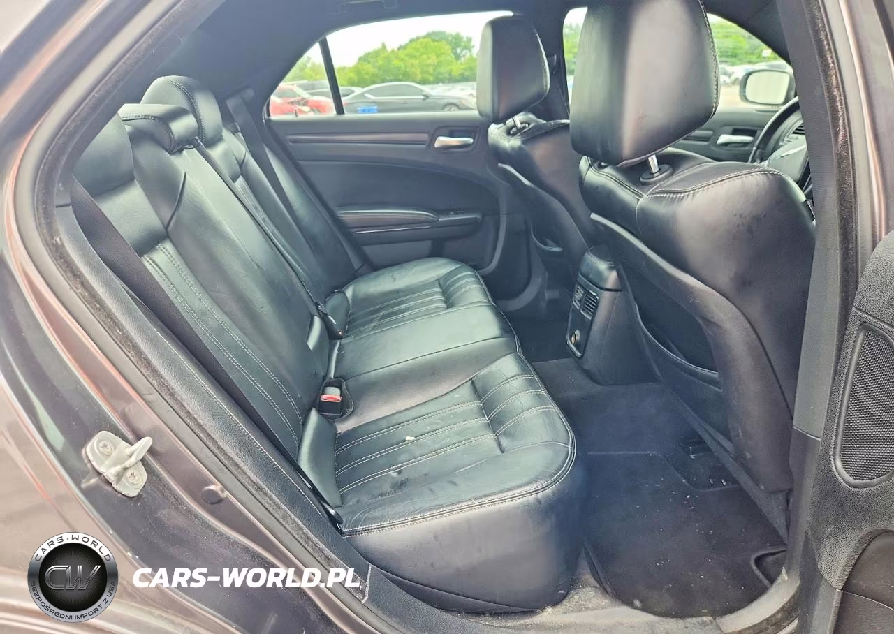 2014 Chrysler 300 S VIN:2C3CCABG6EH273066 - 10
