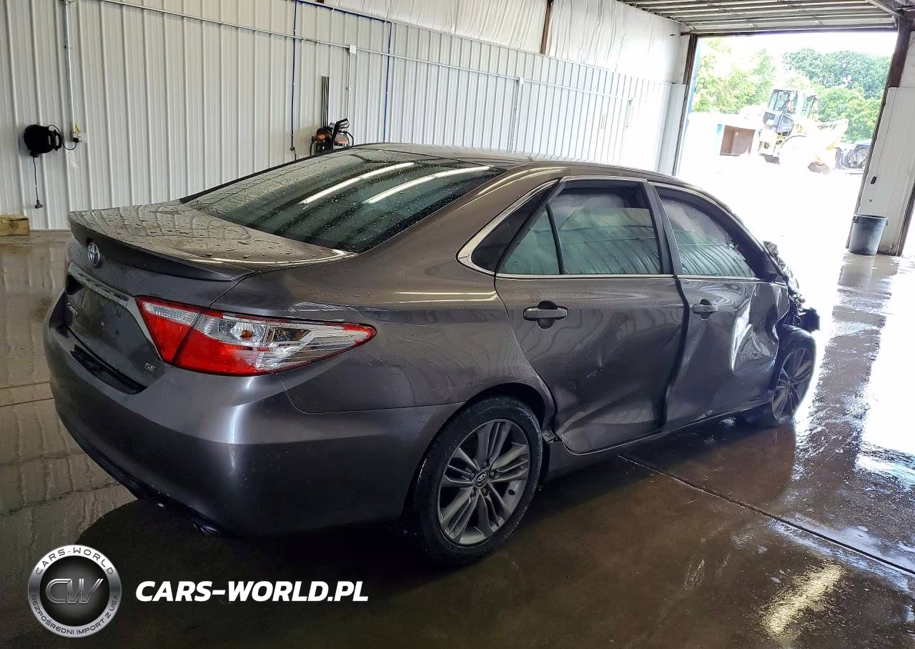 2015 Toyota Camry Se VIN:4T1BF1FK9FU002588 - 3