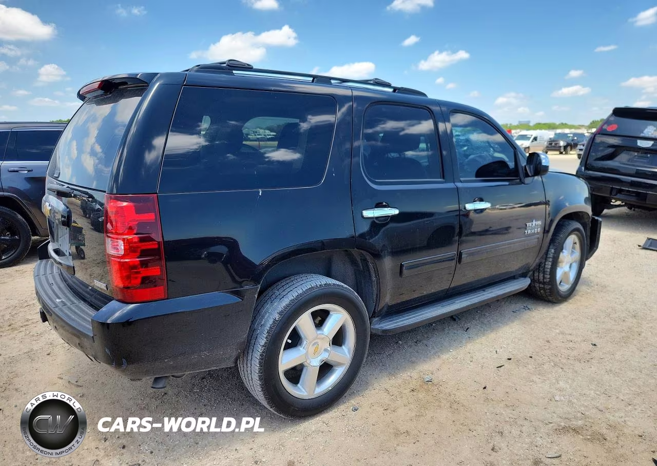 2012 Chevrolet Tahoe C1500 Ls VIN:1GNSCAE05CR325362 - 3
