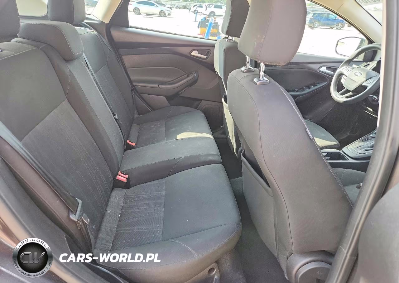 2015 Ford Focus Se VIN:1FADP3K28FL275710 - 10