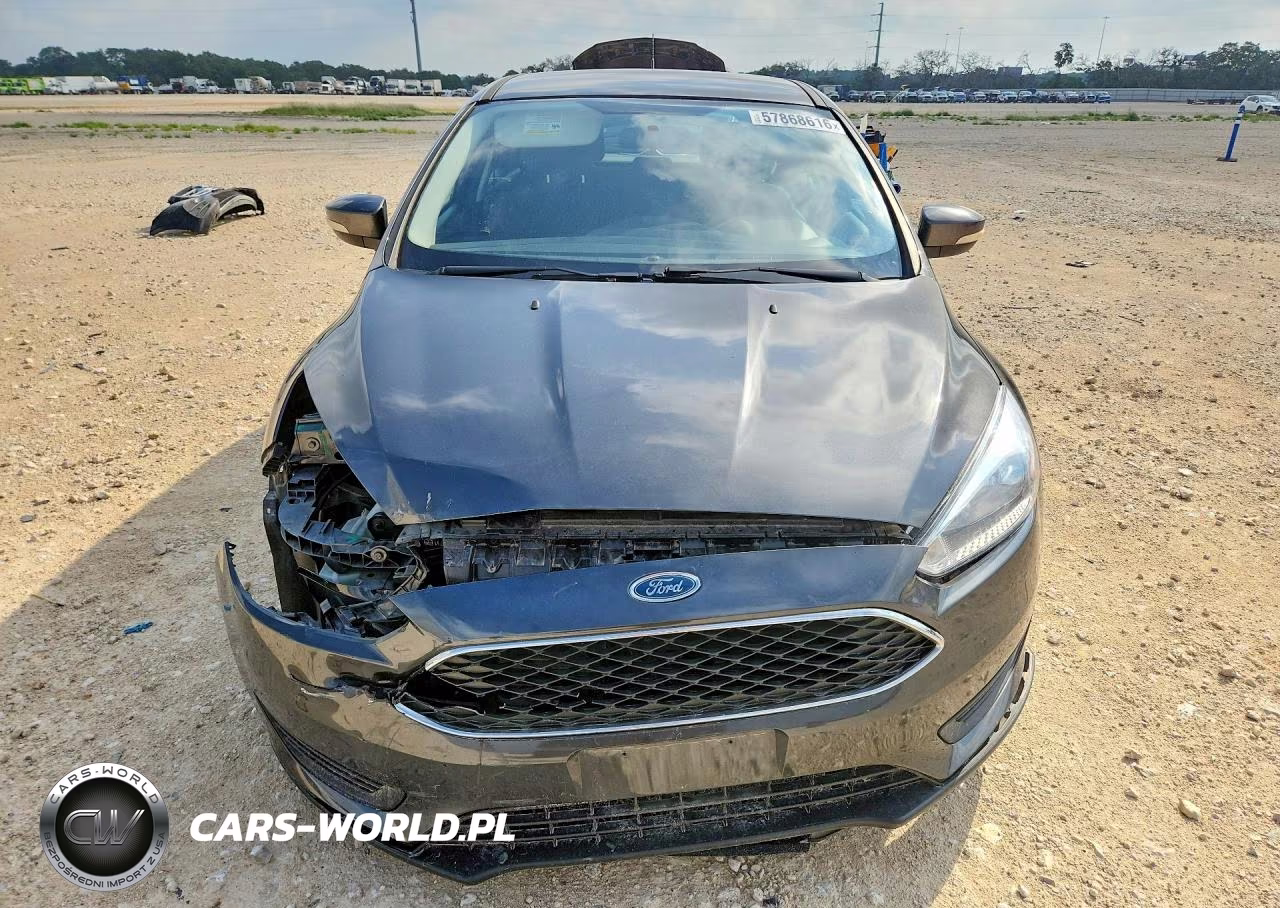 2015 Ford Focus Se VIN:1FADP3K28FL275710 - 5