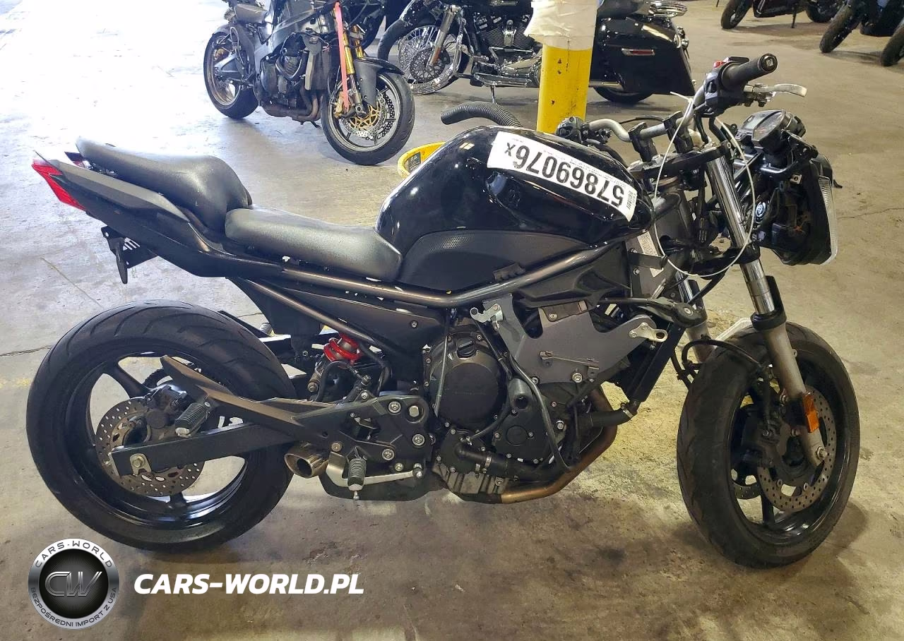 2009 Yamaha Fz6 R – zdjęcie 1 z 8