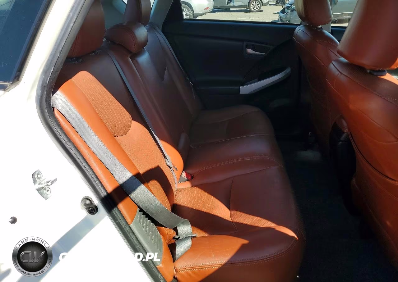 2014 Toyota Prius Two VIN:JTDKN3DU6E0393180 - 10