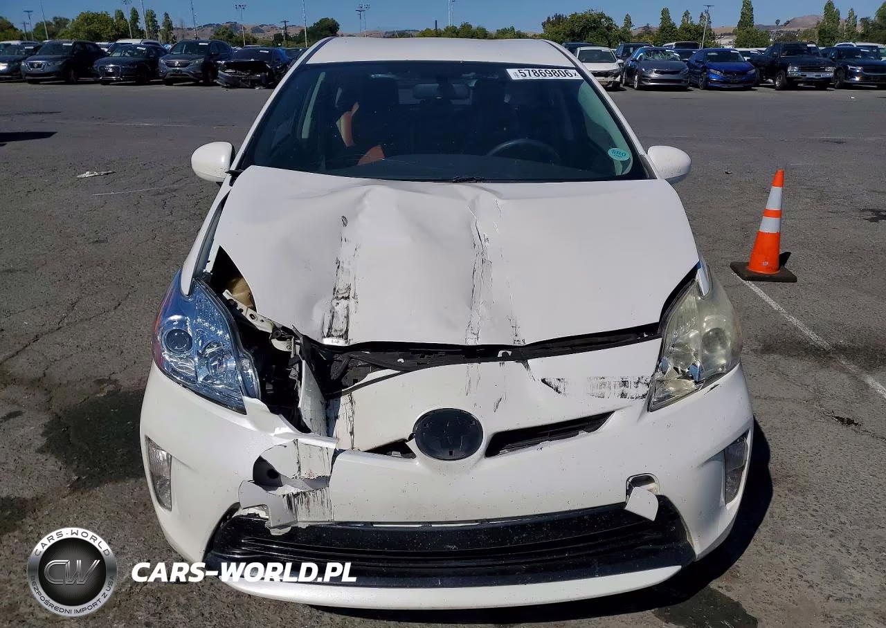 2014 Toyota Prius Two VIN:JTDKN3DU6E0393180 - 5