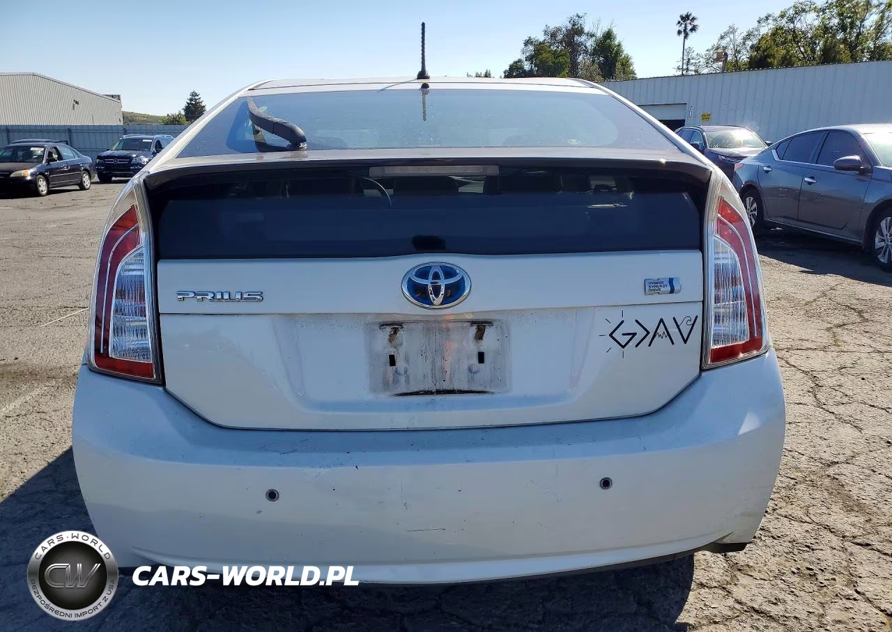 2014 Toyota Prius Two VIN:JTDKN3DU6E0393180 - 6