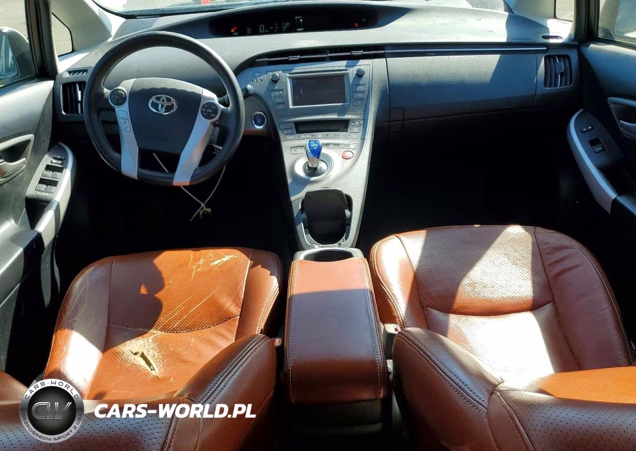 2014 Toyota Prius Two VIN:JTDKN3DU6E0393180 - 8